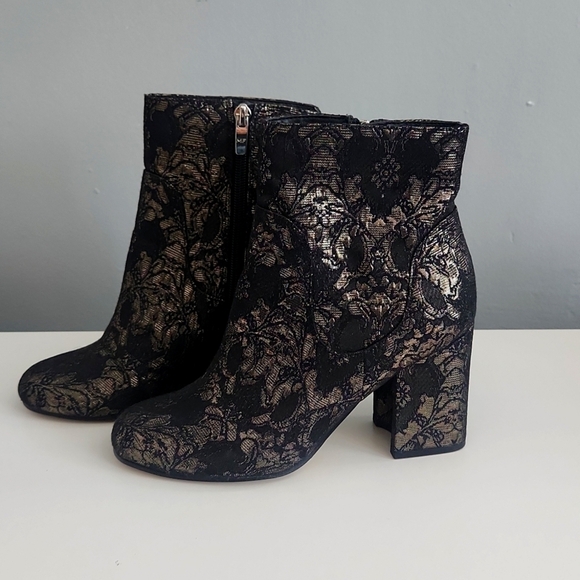 Marc Fisher Newbia size 7.5 metallic brocade booties - Picture 1 of 4